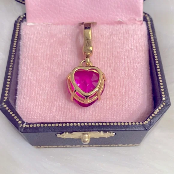 🩷PRICE IS FIRM🩷Juicy Couture Raspberry Heart Charm BNIB Excellent Condition - Picture 6 of 13